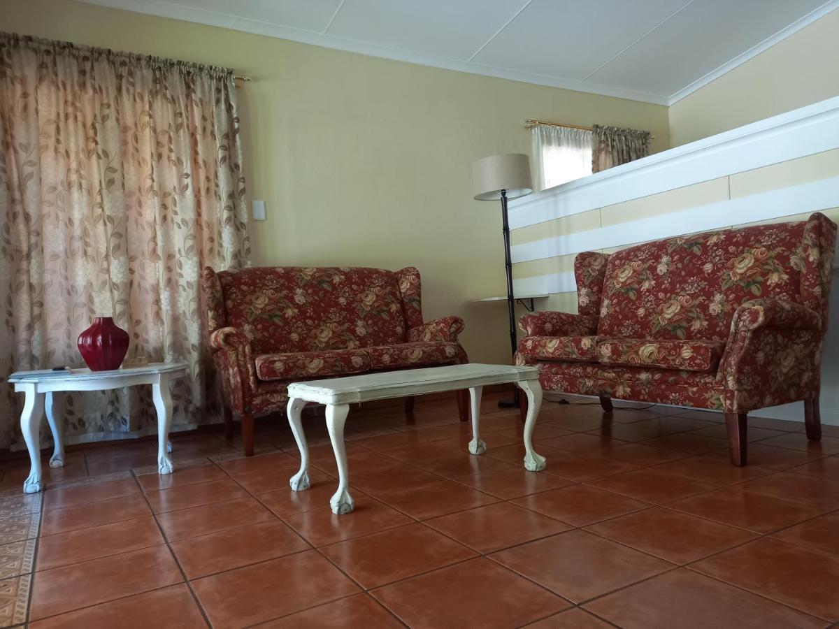 Avondrust Guest House Graaff-Reinet المظهر الخارجي الصورة