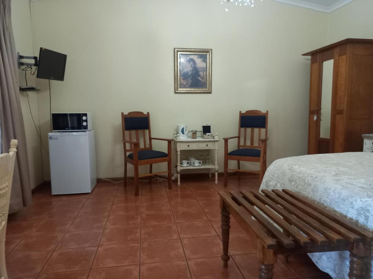 Avondrust Guest House Graaff-Reinet المظهر الخارجي الصورة